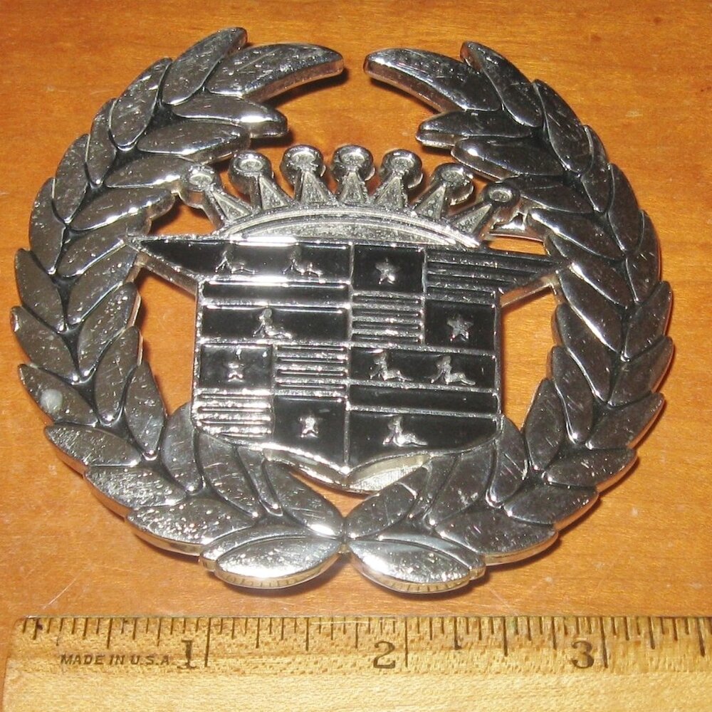 Cadillac Mudflap Girl Belt Buckle Large Silver w/ Bottle Opener 187 Inc. > In go - Picture 4 of 5